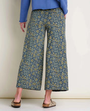Chaka Wide Leg Crop Pant in Navy Retro Floral