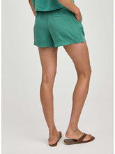 The Tess Shorts in Kelly Green