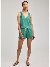 The Tess Shorts in Kelly Green