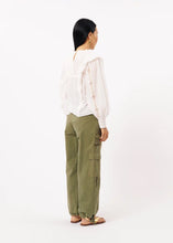 Augustine Woven Pants in Green Khaki