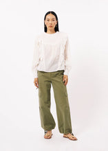 Augustine Woven Pants in Green Khaki