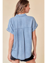 Denim Short-Sleeve Button-Up Shirt in Light Wash