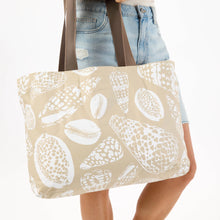 The Holo Holo Tote in Sandstone