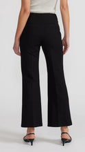 The Jensen Flare in Black
