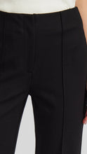 The Jensen Flare in Black