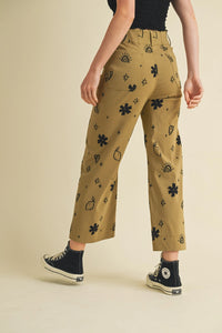 The Beatrice Crop Pants in Sand