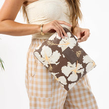 The Tahaa Mid Pouch in Coconut