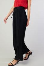 The Celeste Pleated Pants in Black