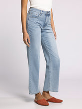 The Avery High Rise Straight in Light Wash