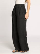 The Solana Pants in Black