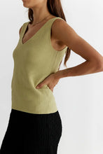 The Ven Top in Lime