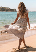 Floral Flutter Sleeve Midi Dress in Dusty Lilac
